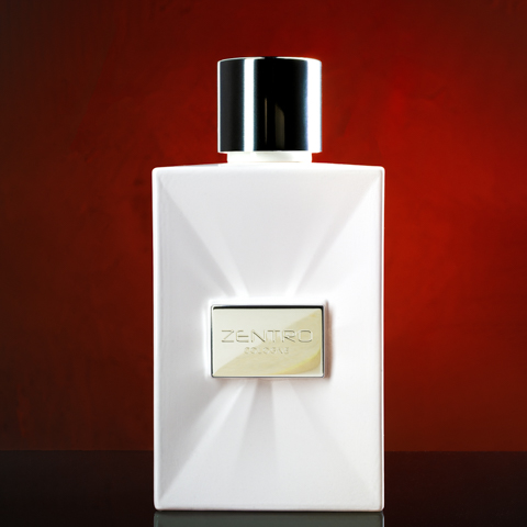 ZENTRO PERFUME FONDO ROJO fotografía de producto de estudio