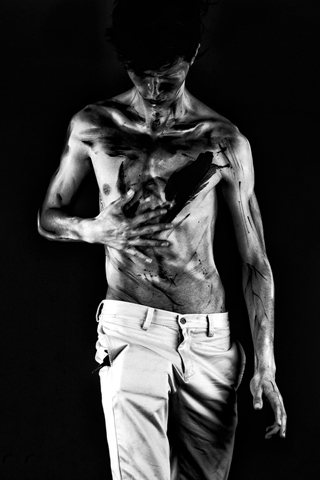 retrato fondo negro serie b-man