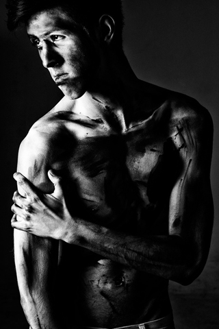 retrato fondo negro serie b-man