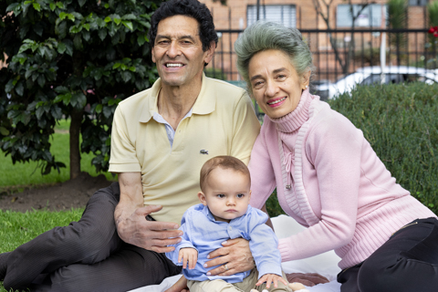 sesión retrato familia exterior luz artificial10