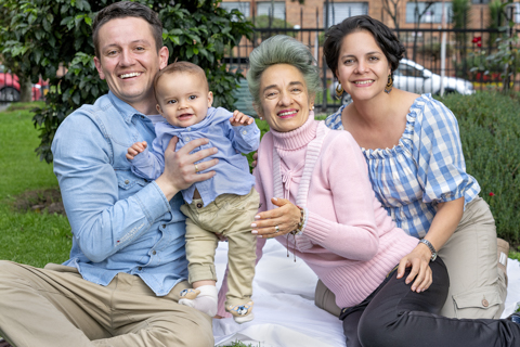 sesión retrato familia exterior luz artificial11