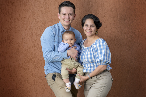 sesión retrato familia exterior luz artificial13