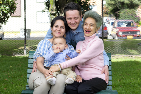 sesión retrato familia exterior luz artificial2