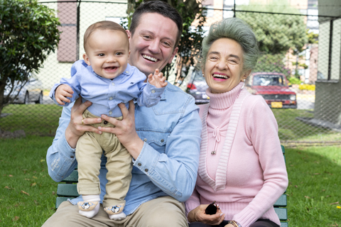 sesión retrato familia exterior luz artificial7