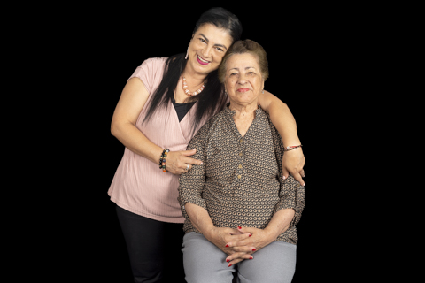 sesión retrato familia fondo negro estudio2