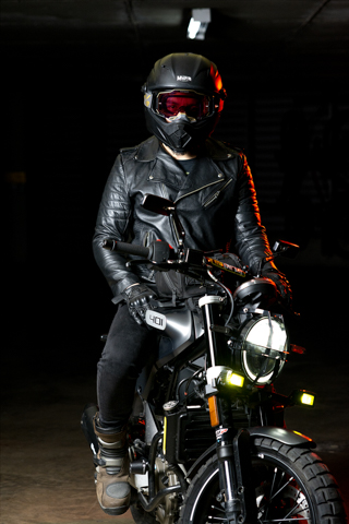 fotografía de retrato motociclista