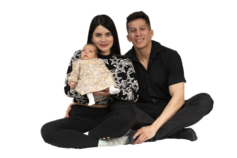 Sesión Familia Fondo blanco recién nacida