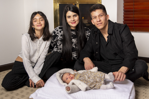 Sesión Familia Fondo con chimenea 4