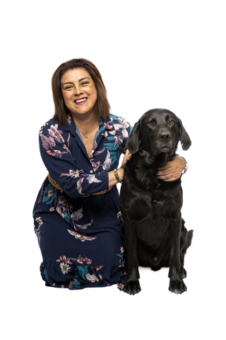 RETRATO FAMILIAR CON MASCOTAS FONDO BLANCO 10