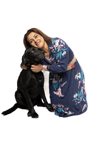 RETRATO FAMILIAR CON MASCOTAS FONDO BLANCO 11