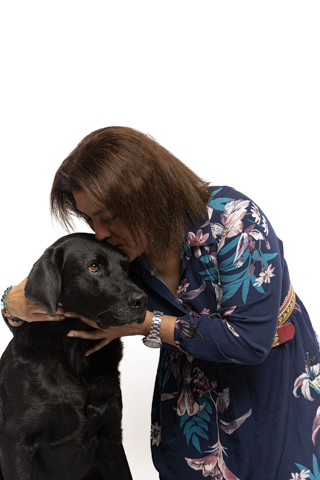 RETRATO FAMILIAR CON MASCOTAS FONDO BLANCO 12