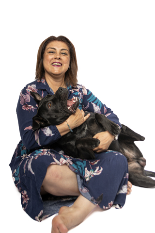 RETRATO FAMILIAR CON MASCOTAS FONDO BLANCO 17