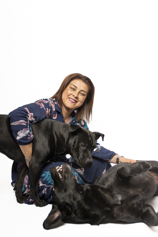 RETRATO FAMILIAR CON MASCOTAS FONDO BLANCO 19