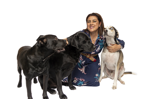 RETRATO FAMILIAR CON MASCOTAS FONDO BLANCO 1